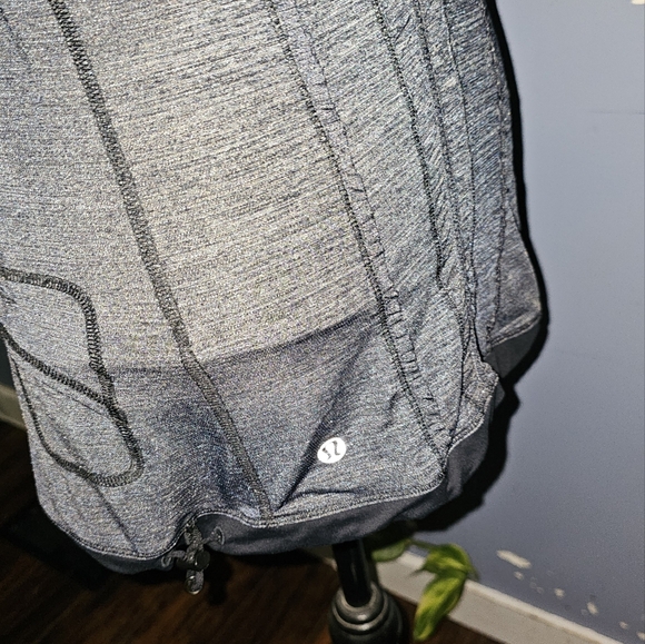 Lululemon shirt - Picture 4 of 7